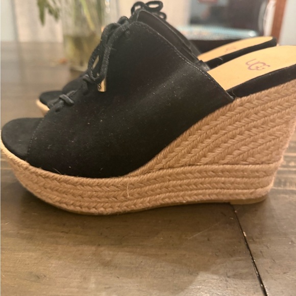 Chic Black Wedge Sandals with Rope Platform - Picture 2 of 6